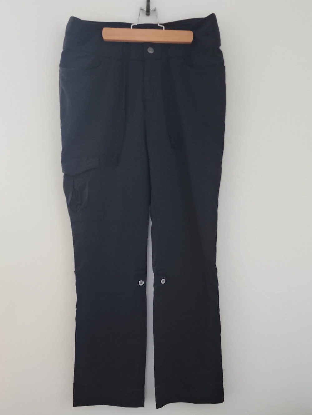 Columbia Black Women's Cargo Pants with Utility Pockets, Roll Up Legs, Size 8